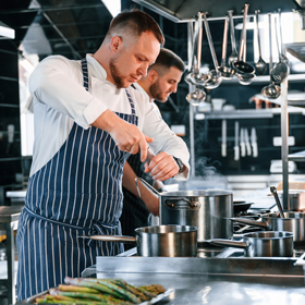Ipari konyhatechnológia tervezés: 5 gyakori hiba, amit elkövetnek a konyha kialakításakor.